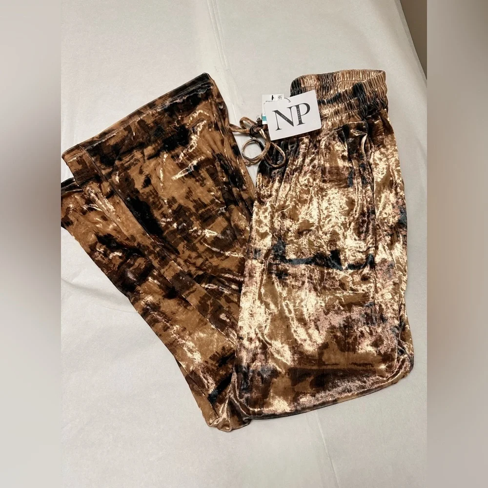 NWT; Nina Parker Velour Button Front Gold/Brown Top Plus Size & Pants 🍒 - Picture 1 of 10